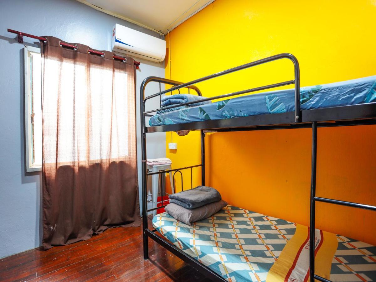 Spot On 90610 Loft Waterfront Hotel Kuching Kültér fotó
